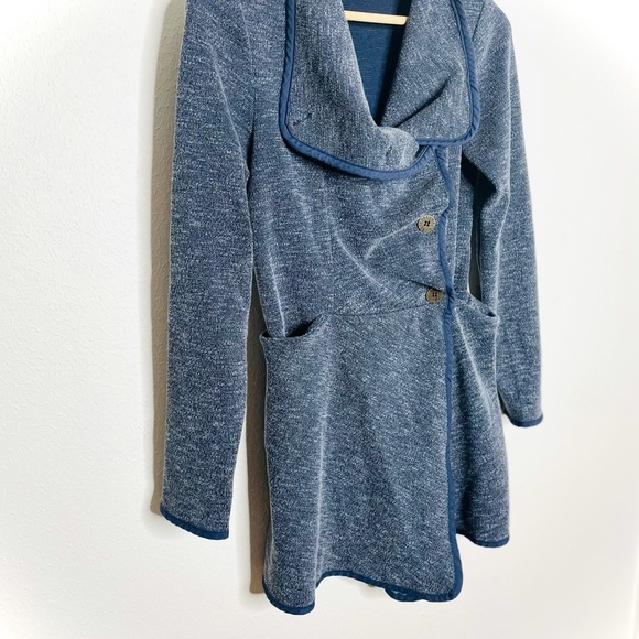 Rebecca King‎ Navy Button Sweater - Picture 3 of 8